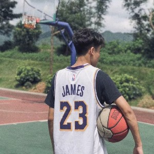 人不得瑟々枉少年